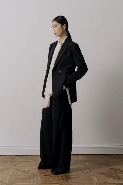 <img class='new_mark_img1' src='https://img.shop-pro.jp/img/new/icons14.gif' style='border:none;display:inline;margin:0px;padding:0px;width:auto;' />UJOH / 硼Side Slit JKT