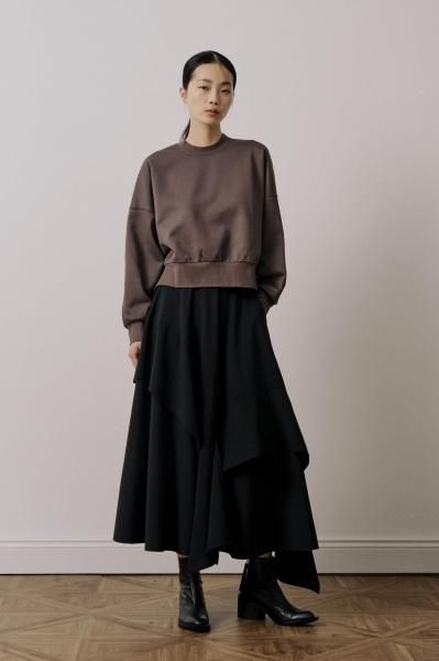 <img class='new_mark_img1' src='https://img.shop-pro.jp/img/new/icons14.gif' style='border:none;display:inline;margin:0px;padding:0px;width:auto;' />UJOH / 硼Cropped Pullover
