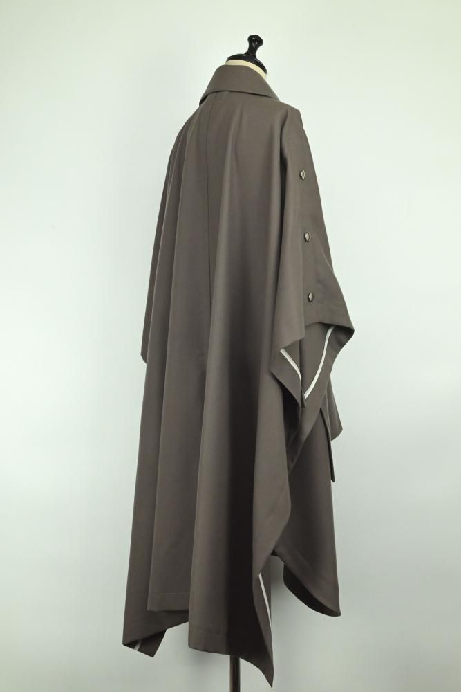 UJOH SQUARE CLOAK ウジョー　ポンチョ　ケープ　コート UJOH / ウジョー Square Cloak - 国内厳選ブランド・インポート