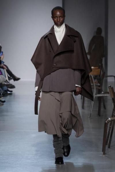 <img class='new_mark_img1' src='https://img.shop-pro.jp/img/new/icons14.gif' style='border:none;display:inline;margin:0px;padding:0px;width:auto;' />UJOH / 硼Asymmetry Cape