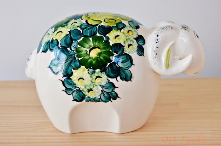 ヴウォツワヴェク陶器のプレート