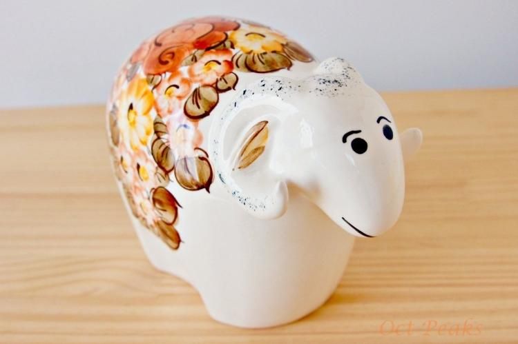 ヴウォツワヴェク陶器の置物