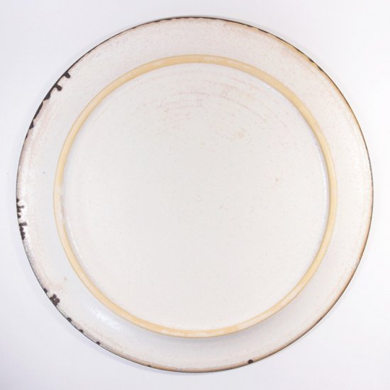 はしもとさちえ│8寸リム皿（白・彫） - 和食器（陶器・磁器）と