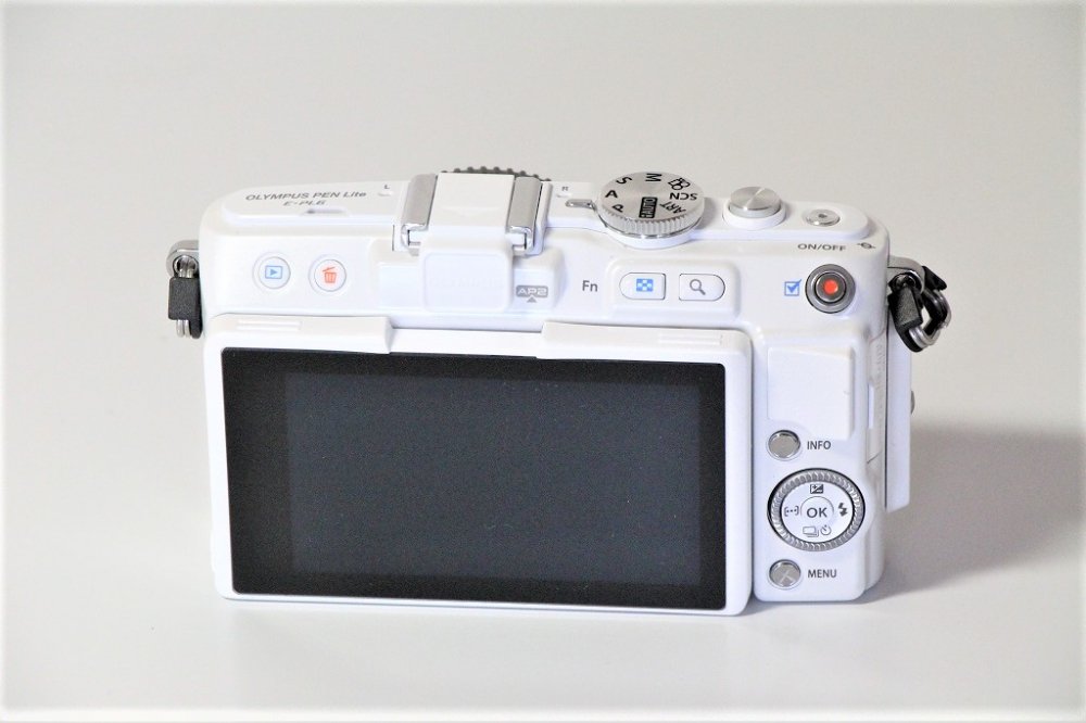 E-PL6 LKIT WHT｜OLYMPUS ミラーレス一眼 PEN Lite レンズキット