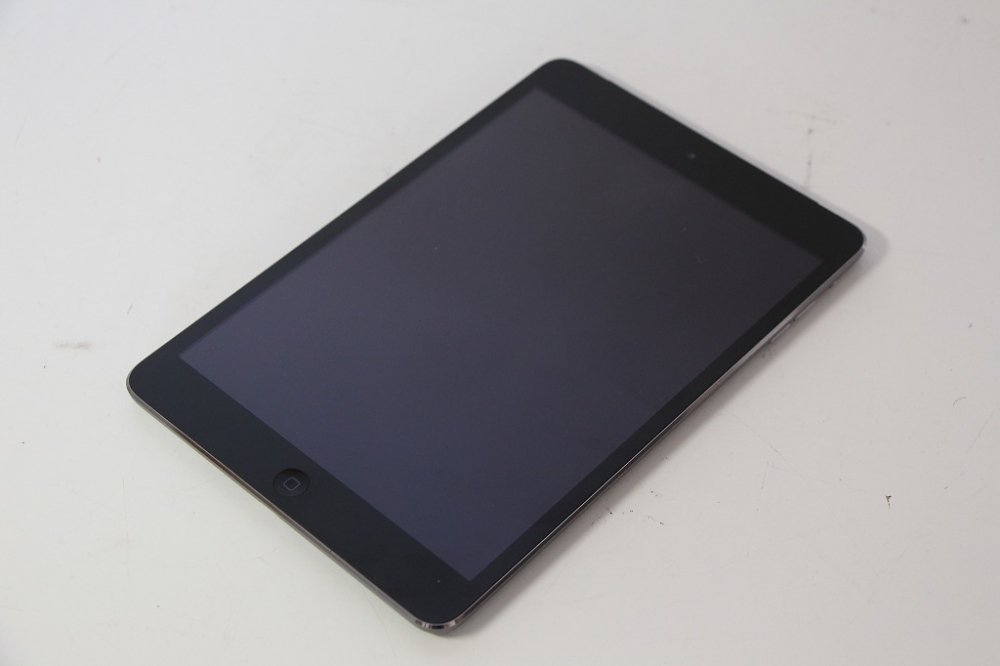 iPad mini 2 Wi-Fi+Cellular 32GB docomoタブレット