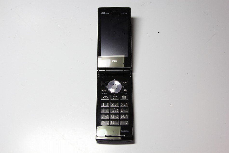 白ロム au(KDDI) 携帯電話 ブラック