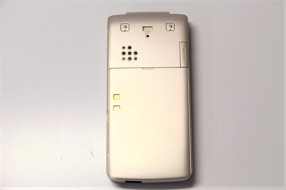 白ロム au(KDDI) 携帯電話 ゴールド 白ロム au(KDDI) 携帯電話 ゴールド