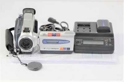 miniDV/DVビデオカメラ - サンクス電機 中古家電・オーディオ・ビジュアル 修理・買取り・カスタマイズetc 適格請求書発行事業者