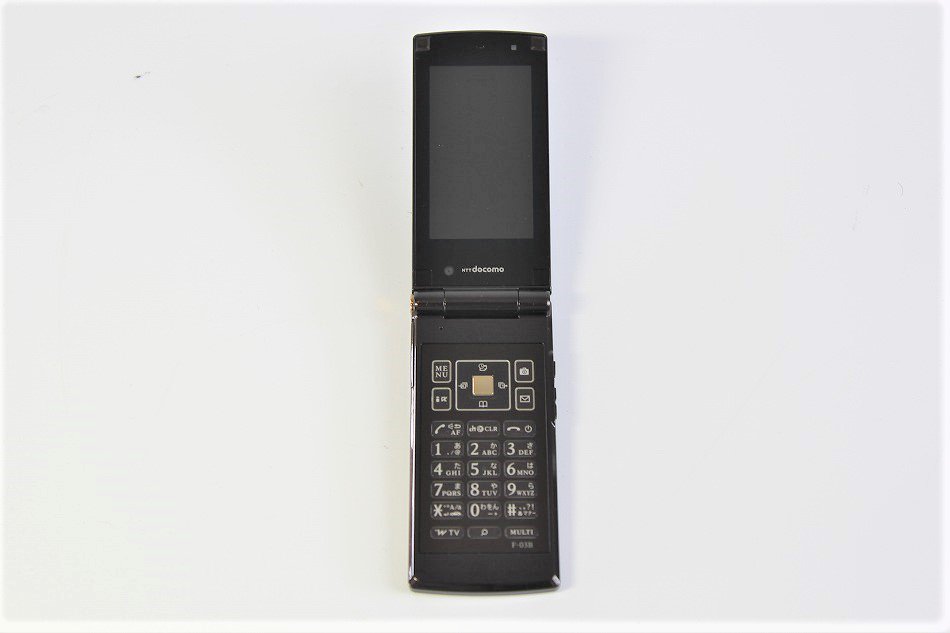 F-03B Titanium Brown｜富士通 Docomo SMART series 白ロム｜中古品 