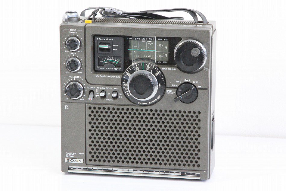 ブランド品専門の ゲイボルグ商会SONY ソニー ICF-5600 スカイセンサー 3バンドレシーバー FM MW SW 中波 短波ラジオ 