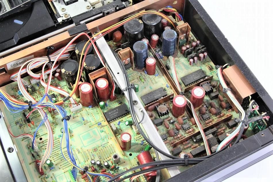 CDP-553ESD|SONY ESシリーズ CDプレーヤー 1985年製 |中古品 CDP-553ESD|SONY ESシリーズ CDプレーヤー 1985年製 |中古品