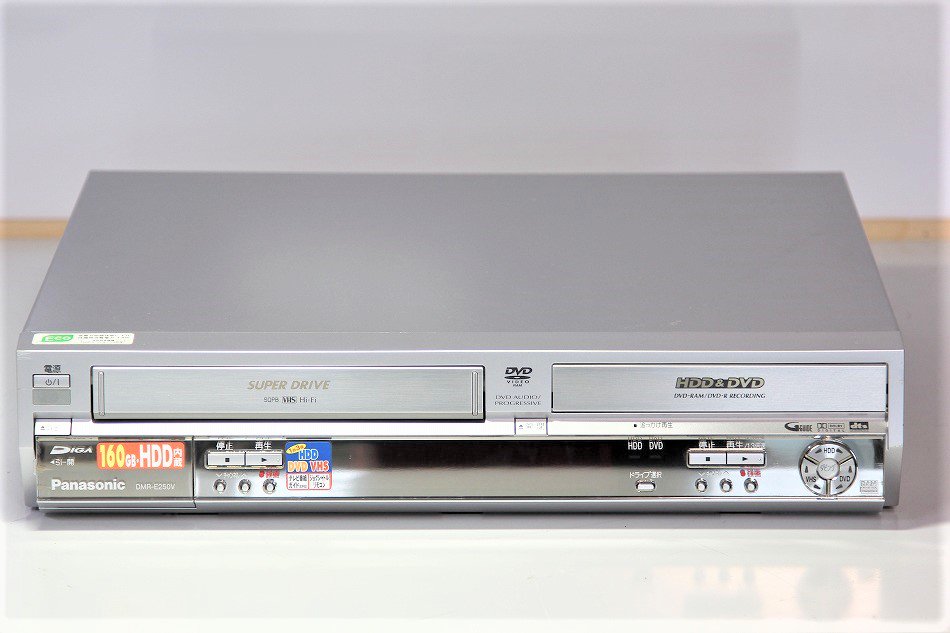 Panasonic VHS/DVDレコーダー【DMR-E70V】