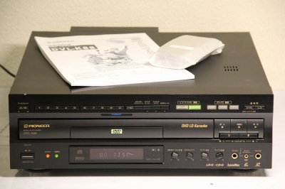 Pioneer DVD/LDコンパチブルカラオケプレーヤー DVL-K88 【中古整備品】