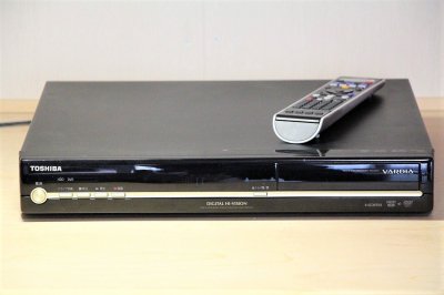 TOSHIBA VARDIA 地上・BS・110度CSデジタルチューナー搭載ハイビジョン