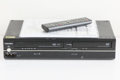 TOSHIBA VTR一体型DVDプレーヤー SD-V800 【中古品】