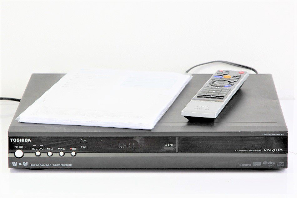 東芝TOSHIBA DVDレコーダー DVD-RAM/-R/-RW/-R DL 地上/BS/CS110度デジタル内蔵 RD-E305K HDD320GB内蔵