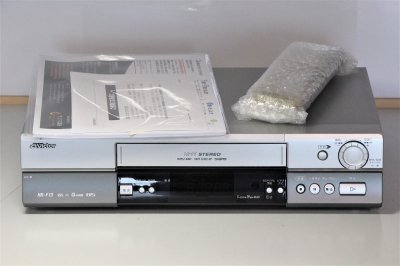 JVCケンウッド ビクター BS内蔵VHS Hi-Fi Gコードビデオ HR-F13【中古品】