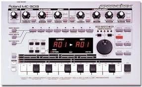 Roland MC-303 grooveboxキーボード/シンセサイザー