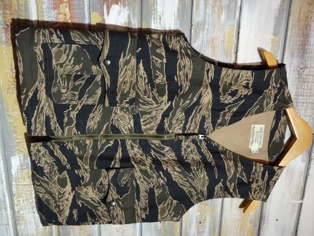 TROPHY CLOTHING ”Tigerstripe Fatigue Vest” （TIGER CAMO） - OLD