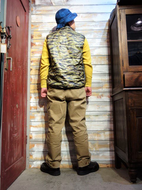 FREEWHEELERS ”QUICK STRIKE” REVERSIBLE VEST（BLACK×TIGER