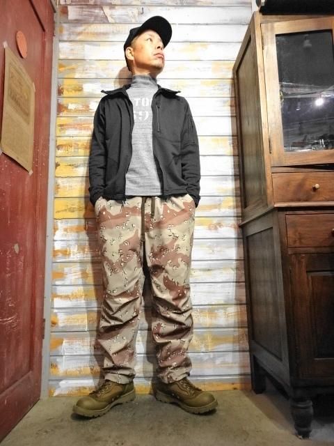 FREEWHEELERS ”WATCHDOG” FREECE BASE LAYER FRONT ZIP HOODIE