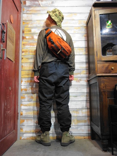 FREEWHEELERS ”HALF DOME” FUNNY PACK（DARK ORANGE） - OLD STAND UP