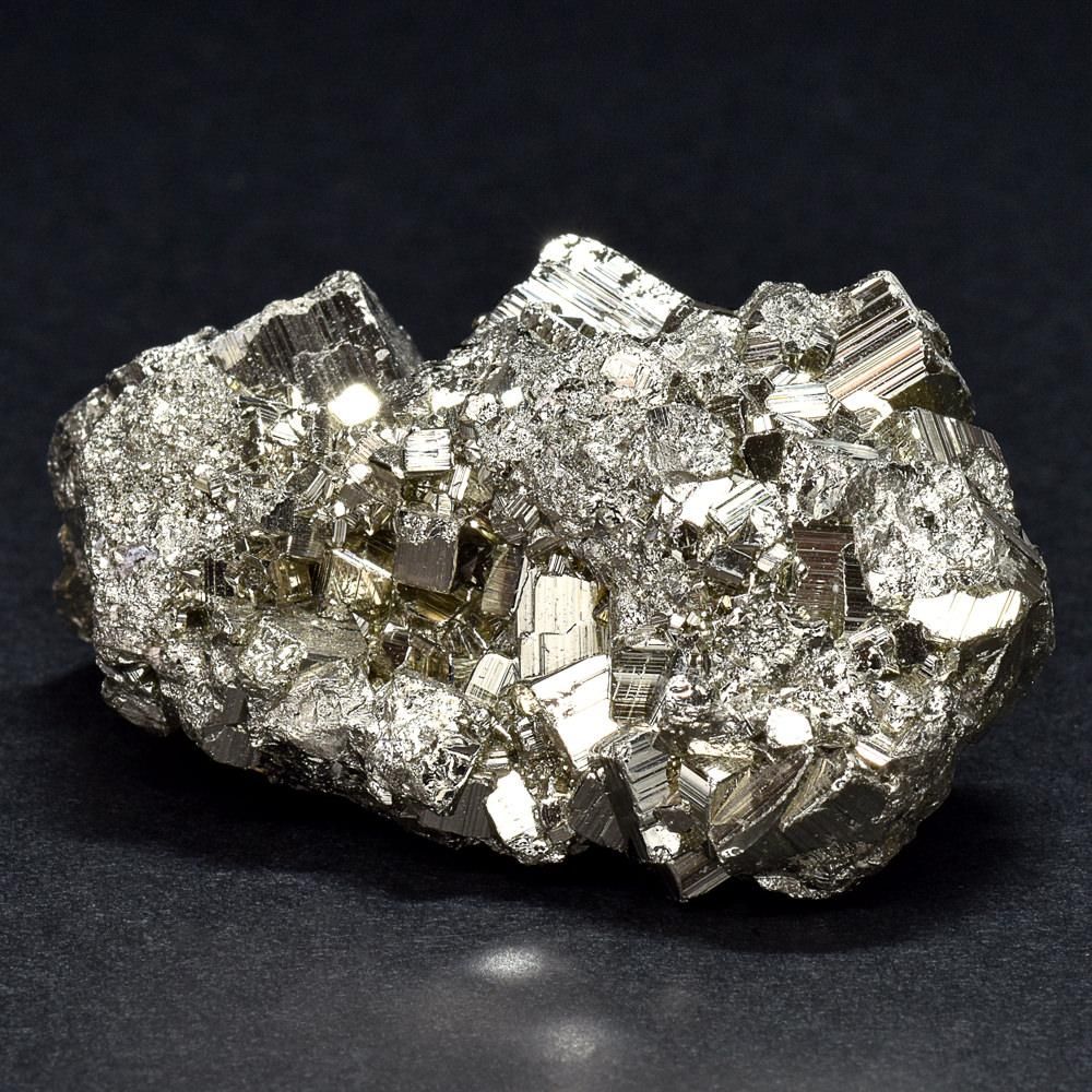 パイライト 原石 40.4x48.7x36.4mm #NB680 - プレミアム天然石