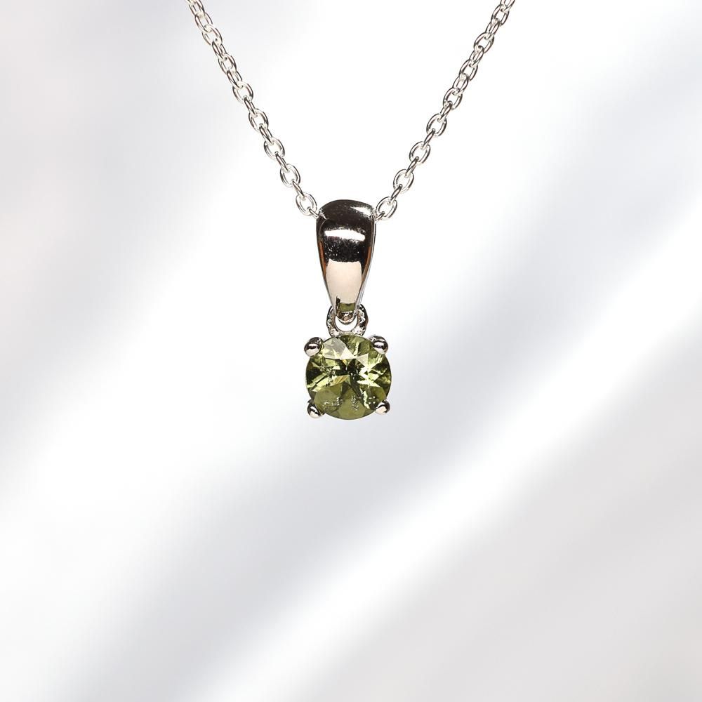 モルダバイト　ペンダント モルダバイト 原石 ペンダントトップ 16.6x12.2x4.9mm #QL119