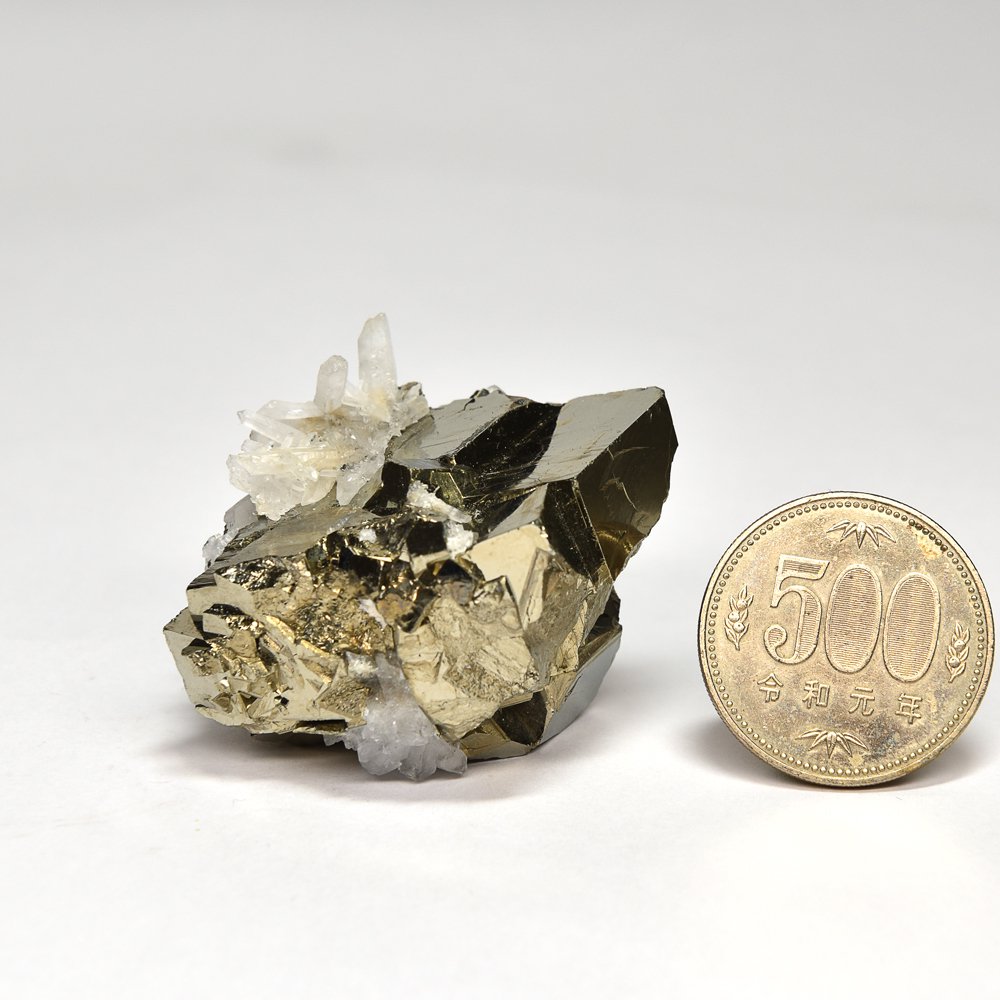 パイライト（水晶共生鉱） 原石 40x49x30mm #NH113 - プレミアム天然石