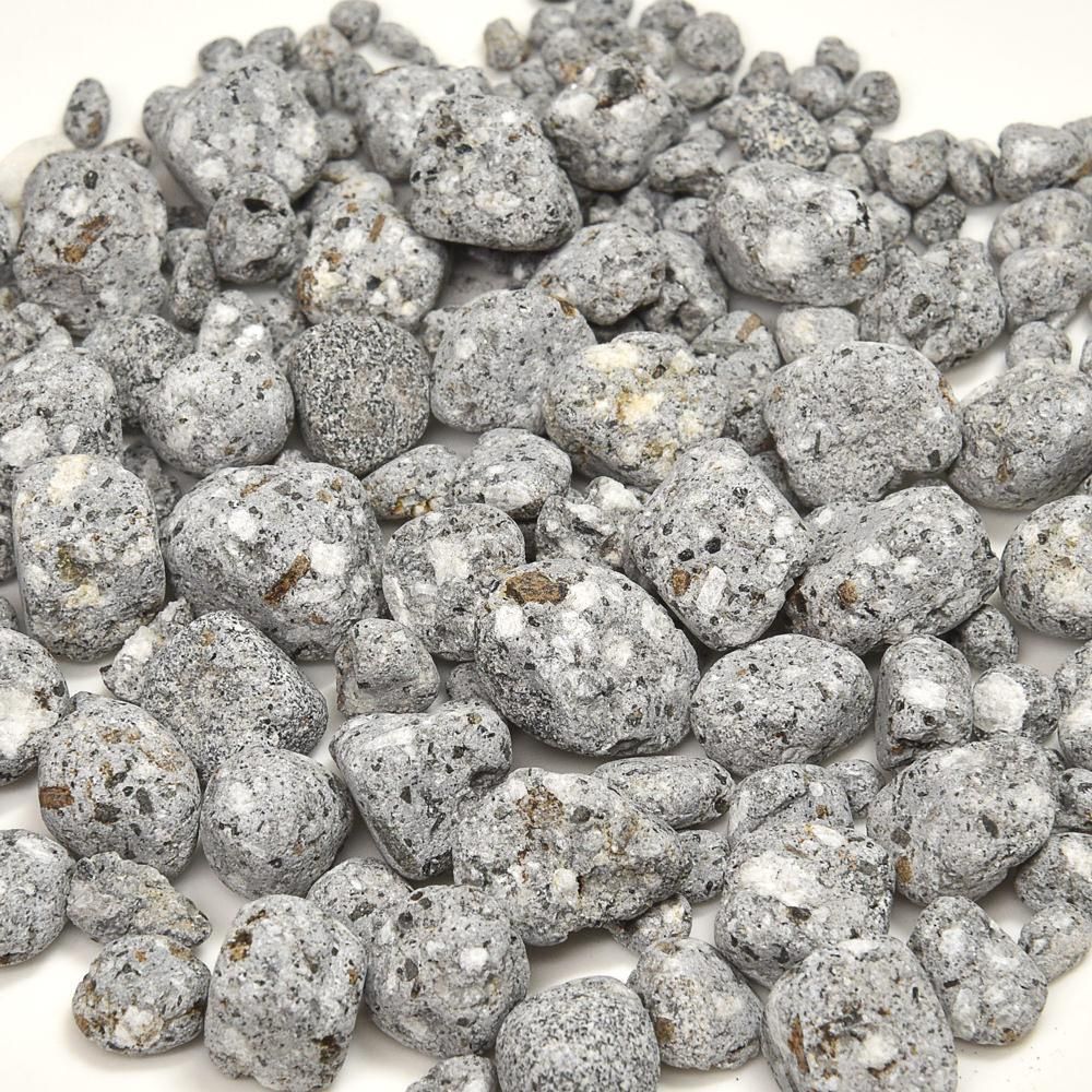 日本の石] 医王石 さざれ 100g #QA124 - プレミアム天然石専門店