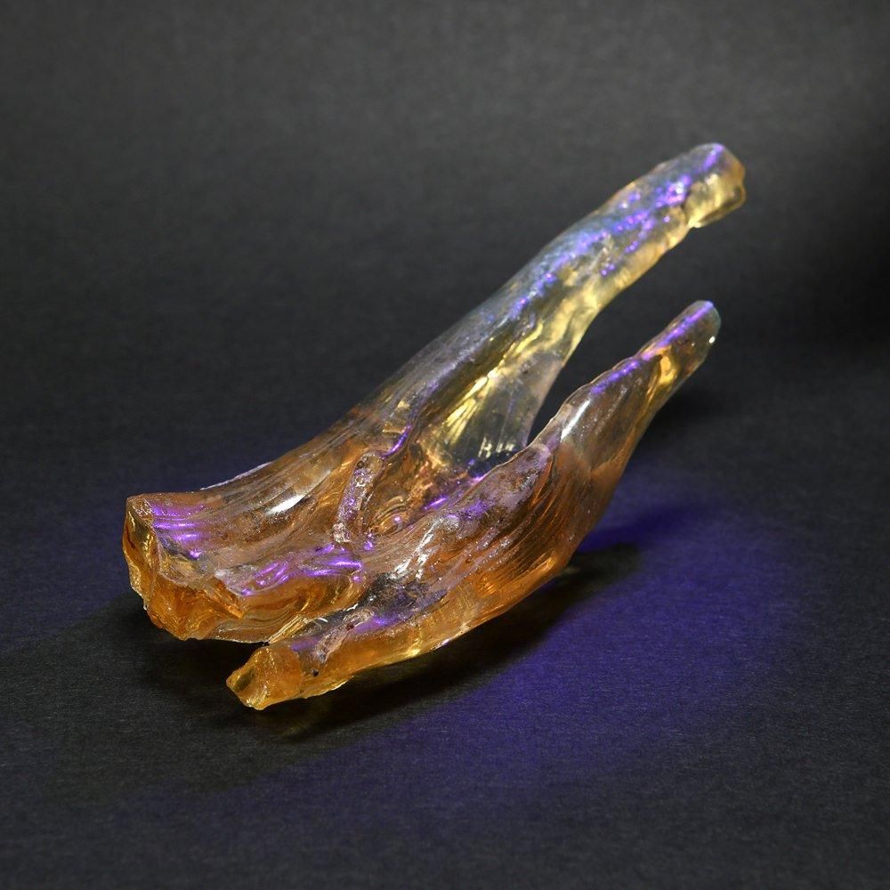 珍品]虫入りコパル 原石 32.7g #QK116 - プレミアム天然石専門店