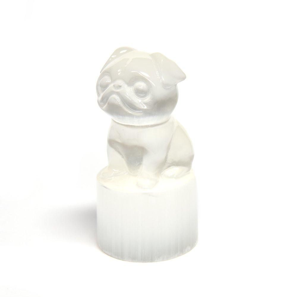 パグ置き物 セレナイト「パグ犬」彫刻置物 90.4x45mm #QM233 - プレミアム