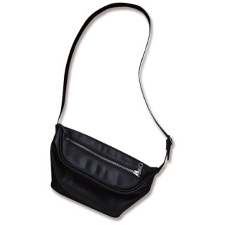 <img class='new_mark_img1' src='https://img.shop-pro.jp/img/new/icons12.gif' style='border:none;display:inline;margin:0px;padding:0px;width:auto;' />Leather multi body bag（レザーマルチボディバック/black）