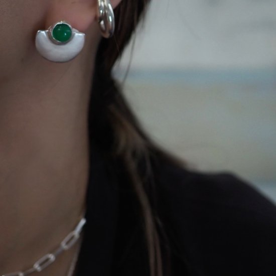 Silver Type Que Green Onyx（穿孔耳環或耳環）