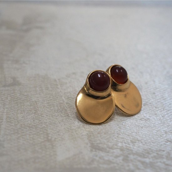 Gold Type Daruma Red Agate (pierced earrings or earrings)