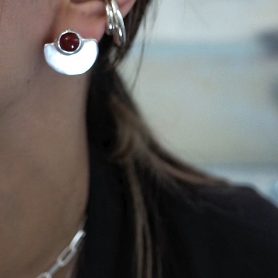 Silver Type Que Red Agate (pierced earrings or earrings)
