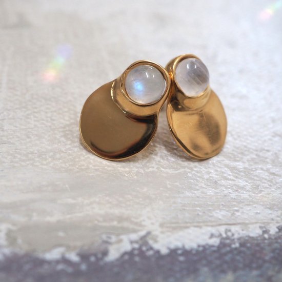 Gold Type Daruma Rainbow Moonstone (pierced earrings or earrings)