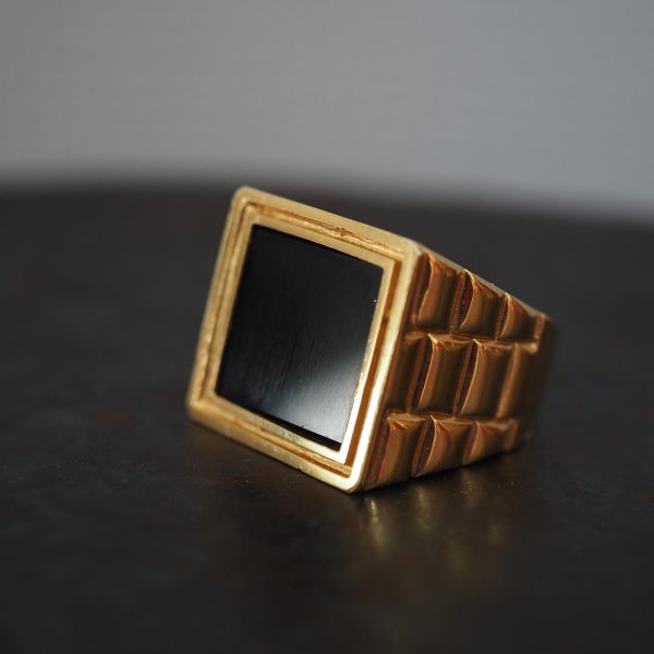Holiday Special price！K18 Traditional onyx ring