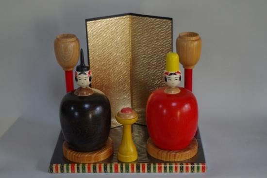 こけしの雛人形 こけし雛人形（台/屏風付） - 鳴子こけし通信販売／鳴子温泉