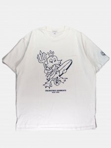 [ENGINEERED GARMENTS  SUNRISE MARKET]  T-Shirt - EG College Poseidon / White - Loose Fit Body