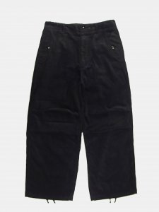 [ENGINEERED GARMENTS] Over Pant - 8W Corduroy / Black<img class='new_mark_img2' src='https://img.shop-pro.jp/img/new/icons5.gif' style='border:none;display:inline;margin:0px;padding:0px;width:auto;' />