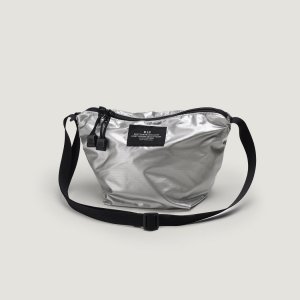 [BAGSINPROGRESS] MICRO TOTE - Coated Nylon / Silver<img class='new_mark_img2' src='https://img.shop-pro.jp/img/new/icons5.gif' style='border:none;display:inline;margin:0px;padding:0px;width:auto;' />