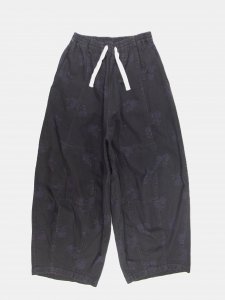 [NEEDLES] H.D. Pant - 8oz Denim / Rose Jq. / Black<img class='new_mark_img2' src='https://img.shop-pro.jp/img/new/icons5.gif' style='border:none;display:inline;margin:0px;padding:0px;width:auto;' />