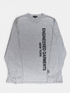 [ENGINEERED GARMENTS  SUNRISE MARKET]  Printed Cross Crew Neck L/S T-Shirt - EG Big Logo / Grey<img class='new_mark_img2' src='https://img.shop-pro.jp/img/new/icons5.gif' style='border:none;display:inline;margin:0px;padding:0px;width:auto;' />