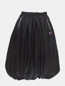 [NEEDLES WOMEN] Balloon Track Skirt - Poly Smooth / Black<img class='new_mark_img2' src='https://img.shop-pro.jp/img/new/icons5.gif' style='border:none;display:inline;margin:0px;padding:0px;width:auto;' />