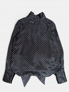 [RHODOLIRION] Bow Blouse - Polka Dots Sateen / Black<img class='new_mark_img2' src='https://img.shop-pro.jp/img/new/icons5.gif' style='border:none;display:inline;margin:0px;padding:0px;width:auto;' />