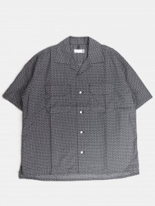 [ts(s)] Round Flap Pocket Short Sleeve Shirt - Small Graphics Inkjet Print Cotton Cloth / Black <img class='new_mark_img2' src='https://img.shop-pro.jp/img/new/icons5.gif' style='border:none;display:inline;margin:0px;padding:0px;width:auto;' />