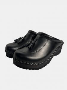 [TROENTORP/NEEDLES] Swedish Clog - Tassel / Smooth / Black<img class='new_mark_img2' src='https://img.shop-pro.jp/img/new/icons5.gif' style='border:none;display:inline;margin:0px;padding:0px;width:auto;' />
