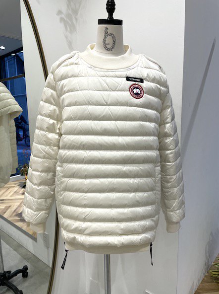 <img class='new_mark_img1' src='https://img.shop-pro.jp/img/new/icons23.gif' style='border:none;display:inline;margin:0px;padding:0px;width:auto;' />【30%OFF】Y/PROJECT CANADA GOOSE Pullover down