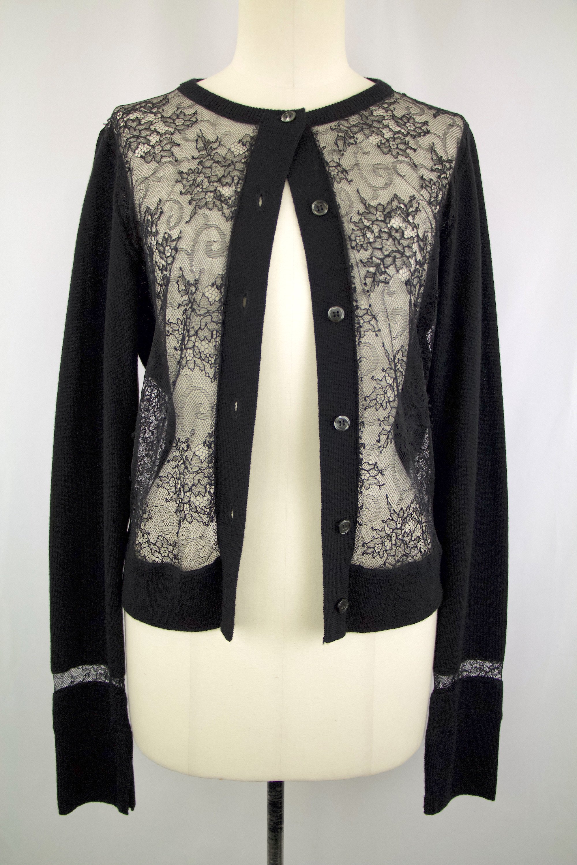 <img class='new_mark_img1' src='https://img.shop-pro.jp/img/new/icons10.gif' style='border:none;display:inline;margin:0px;padding:0px;width:auto;' />f's6 Lace cardigan